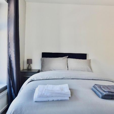 Come On In Lucas Street Newport Train Station Sleep Upto 8 Villa Exteriör bild