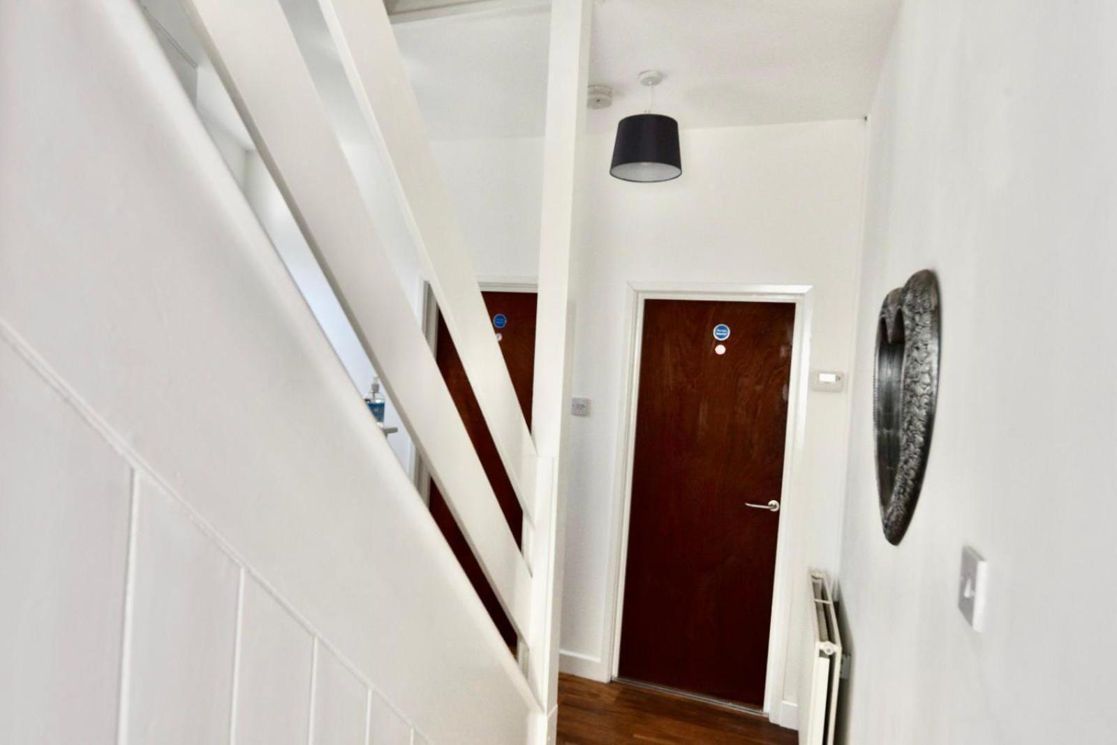 Come On In Lucas Street Newport Train Station Sleep Upto 8 Villa Exteriör bild