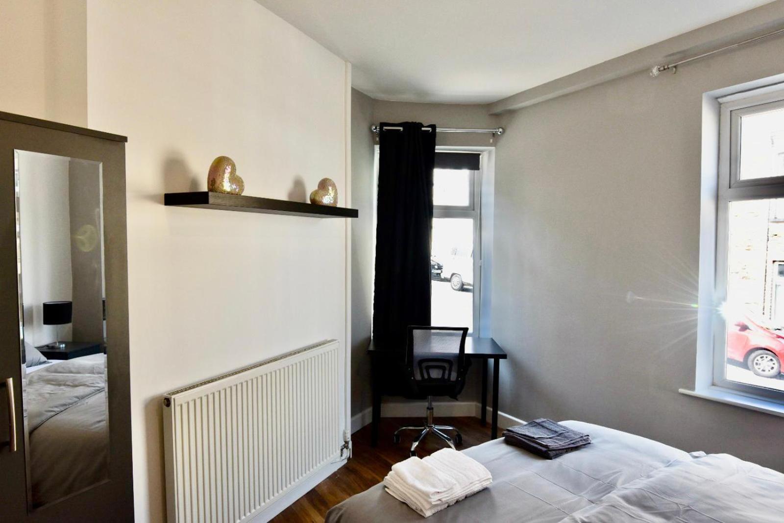 Come On In Lucas Street Newport Train Station Sleep Upto 8 Villa Exteriör bild