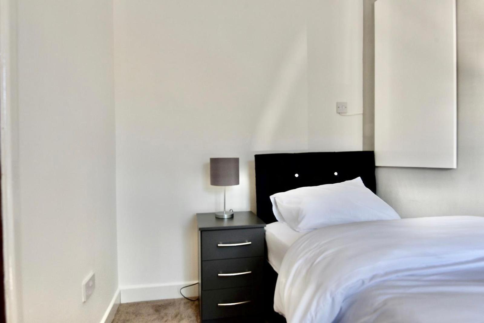Come On In Lucas Street Newport Train Station Sleep Upto 8 Villa Exteriör bild