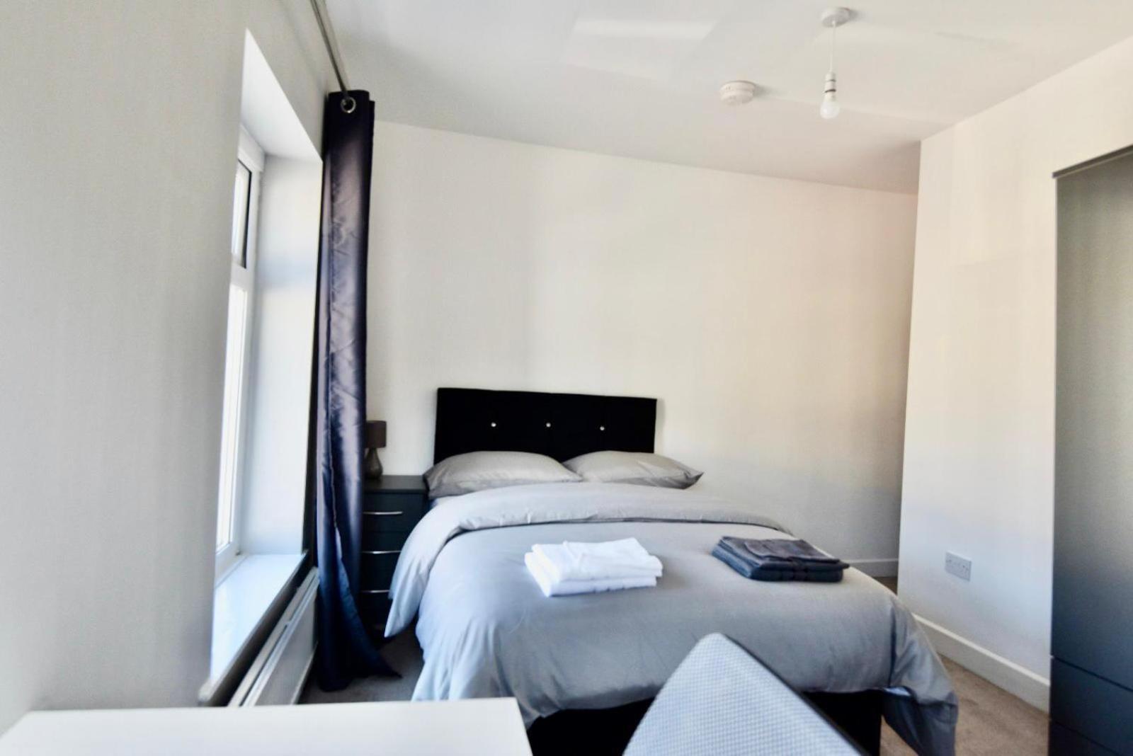 Come On In Lucas Street Newport Train Station Sleep Upto 8 Villa Exteriör bild