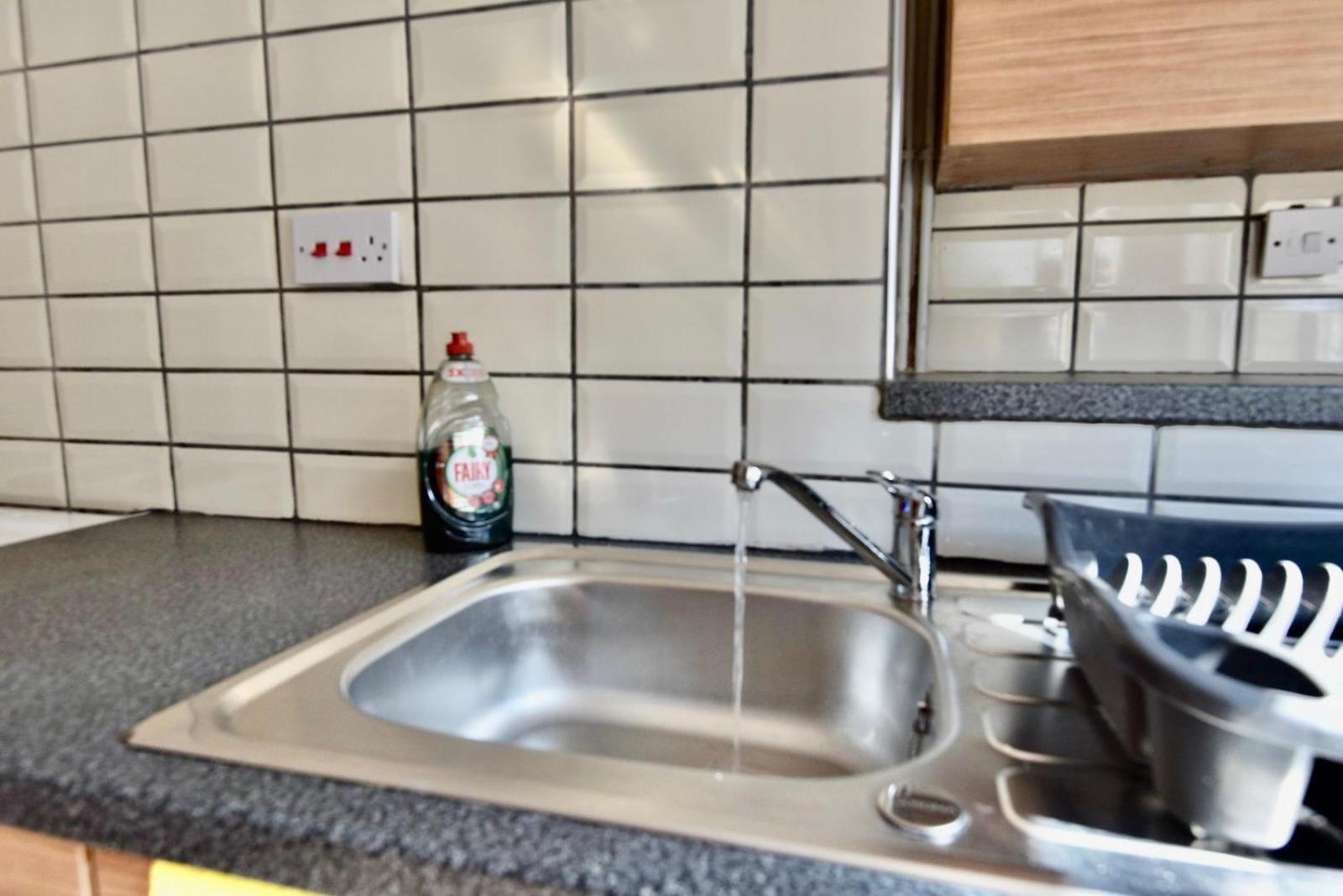 Come On In Lucas Street Newport Train Station Sleep Upto 8 Villa Exteriör bild