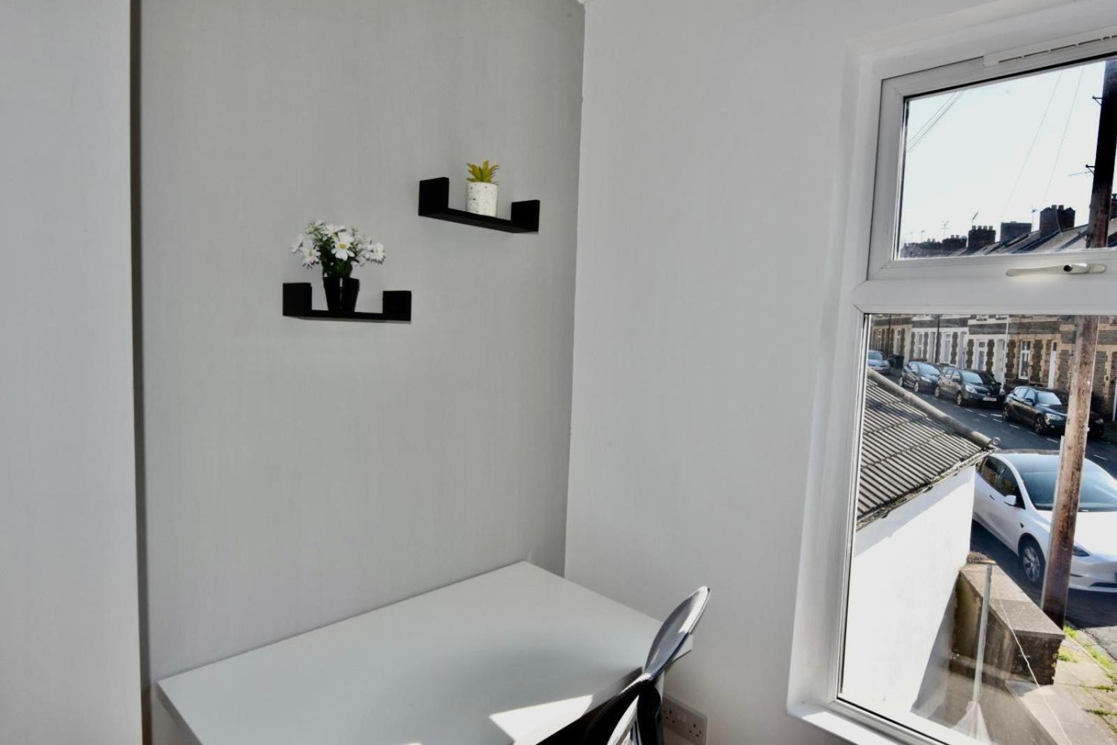 Come On In Lucas Street Newport Train Station Sleep Upto 8 Villa Exteriör bild
