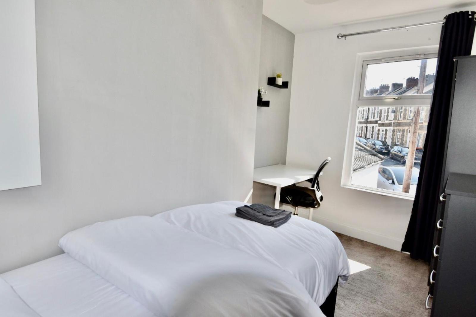 Come On In Lucas Street Newport Train Station Sleep Upto 8 Villa Exteriör bild