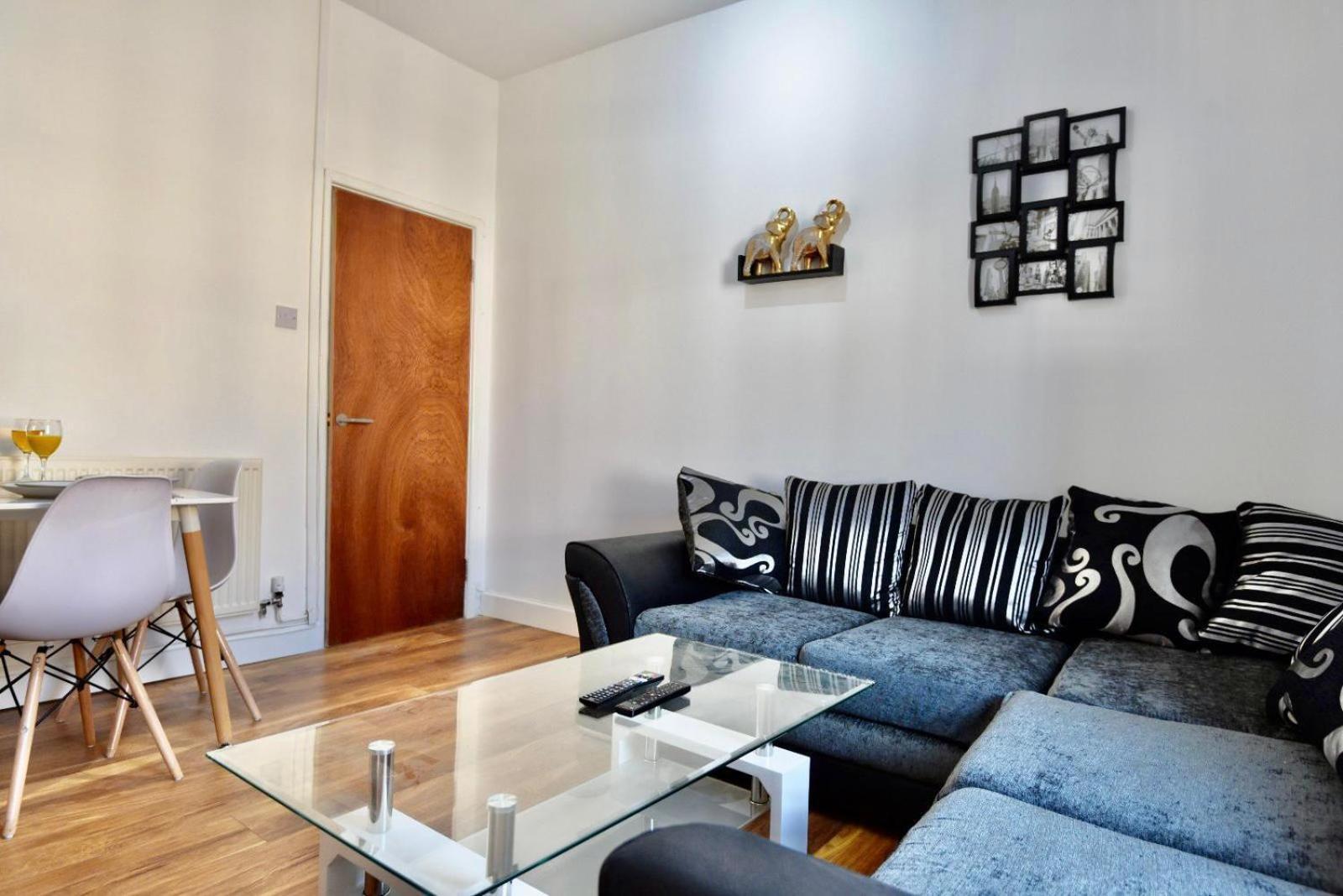 Come On In Lucas Street Newport Train Station Sleep Upto 8 Villa Exteriör bild
