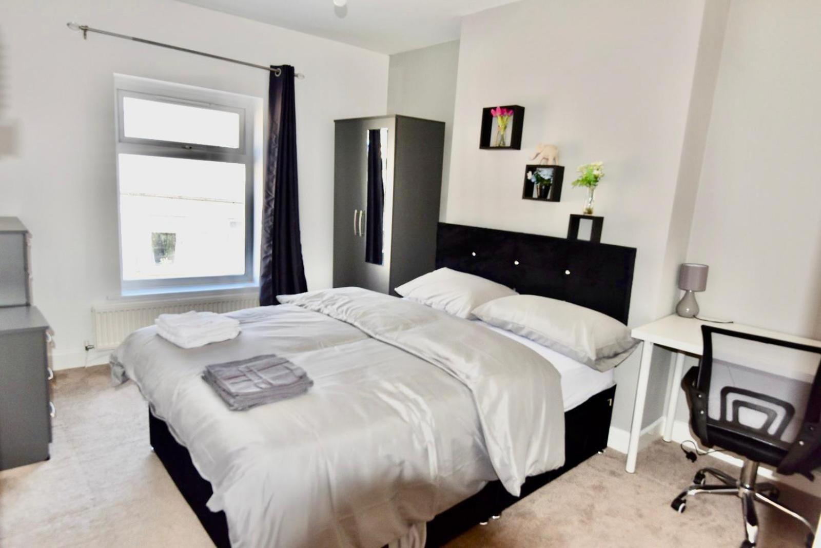 Come On In Lucas Street Newport Train Station Sleep Upto 8 Villa Exteriör bild