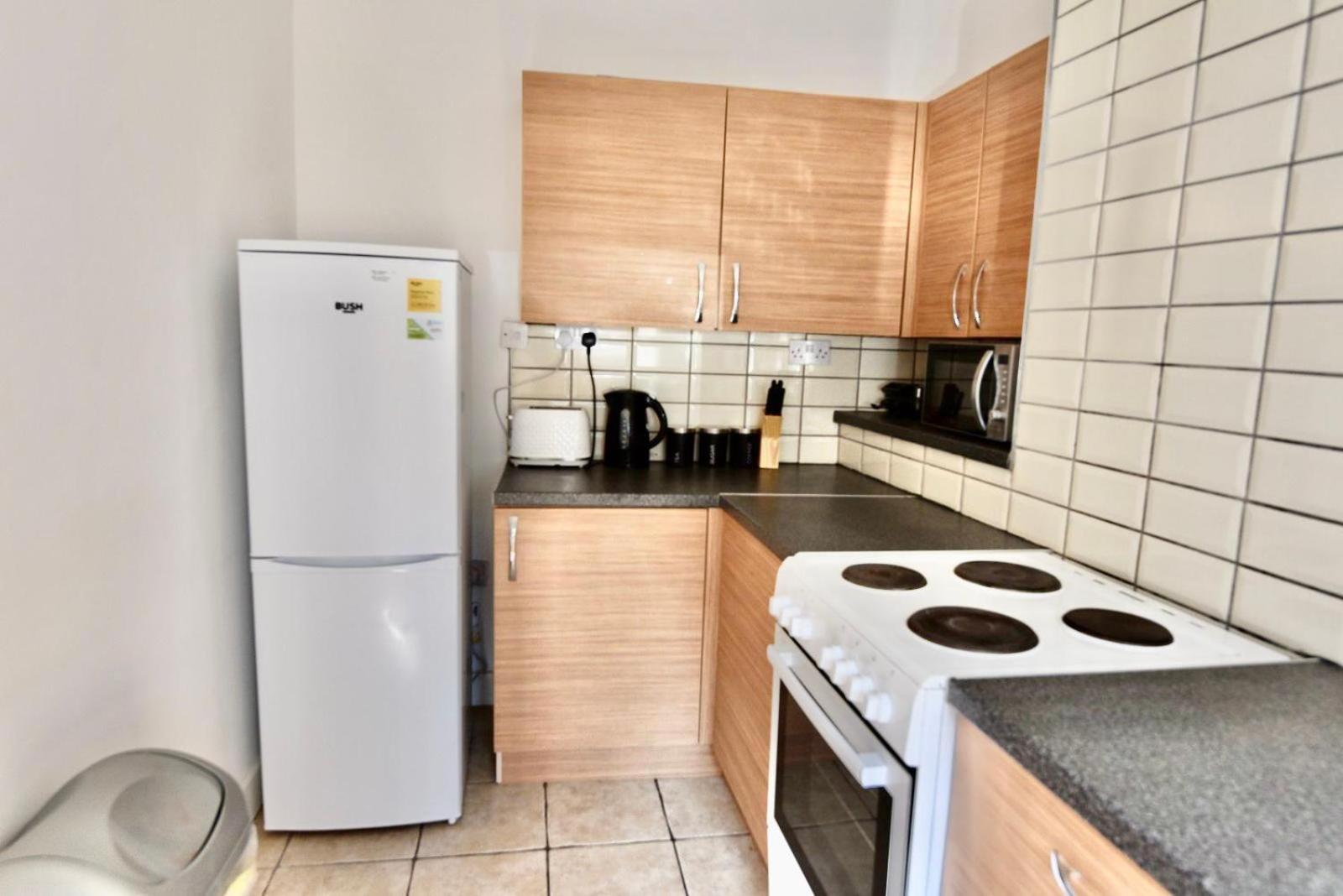 Come On In Lucas Street Newport Train Station Sleep Upto 8 Villa Exteriör bild