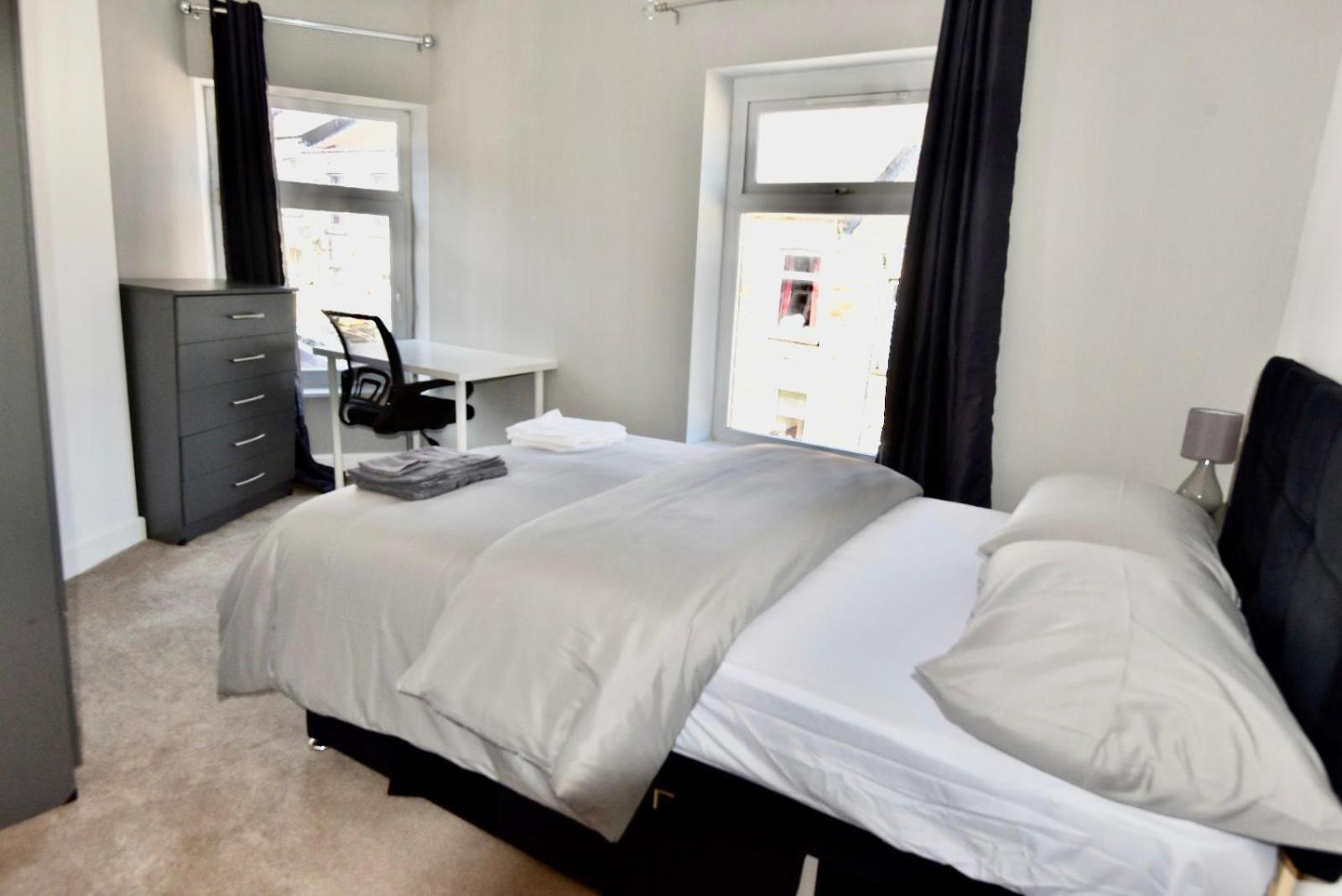 Come On In Lucas Street Newport Train Station Sleep Upto 8 Villa Rum bild