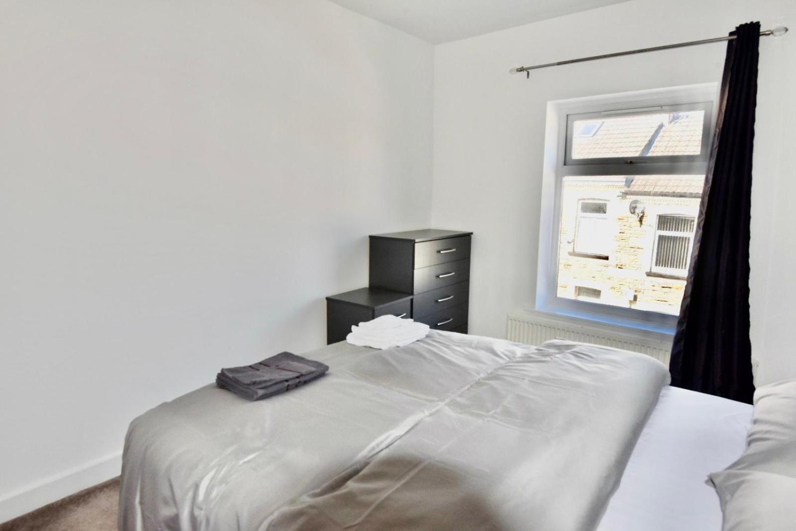 Come On In Lucas Street Newport Train Station Sleep Upto 8 Villa Rum bild