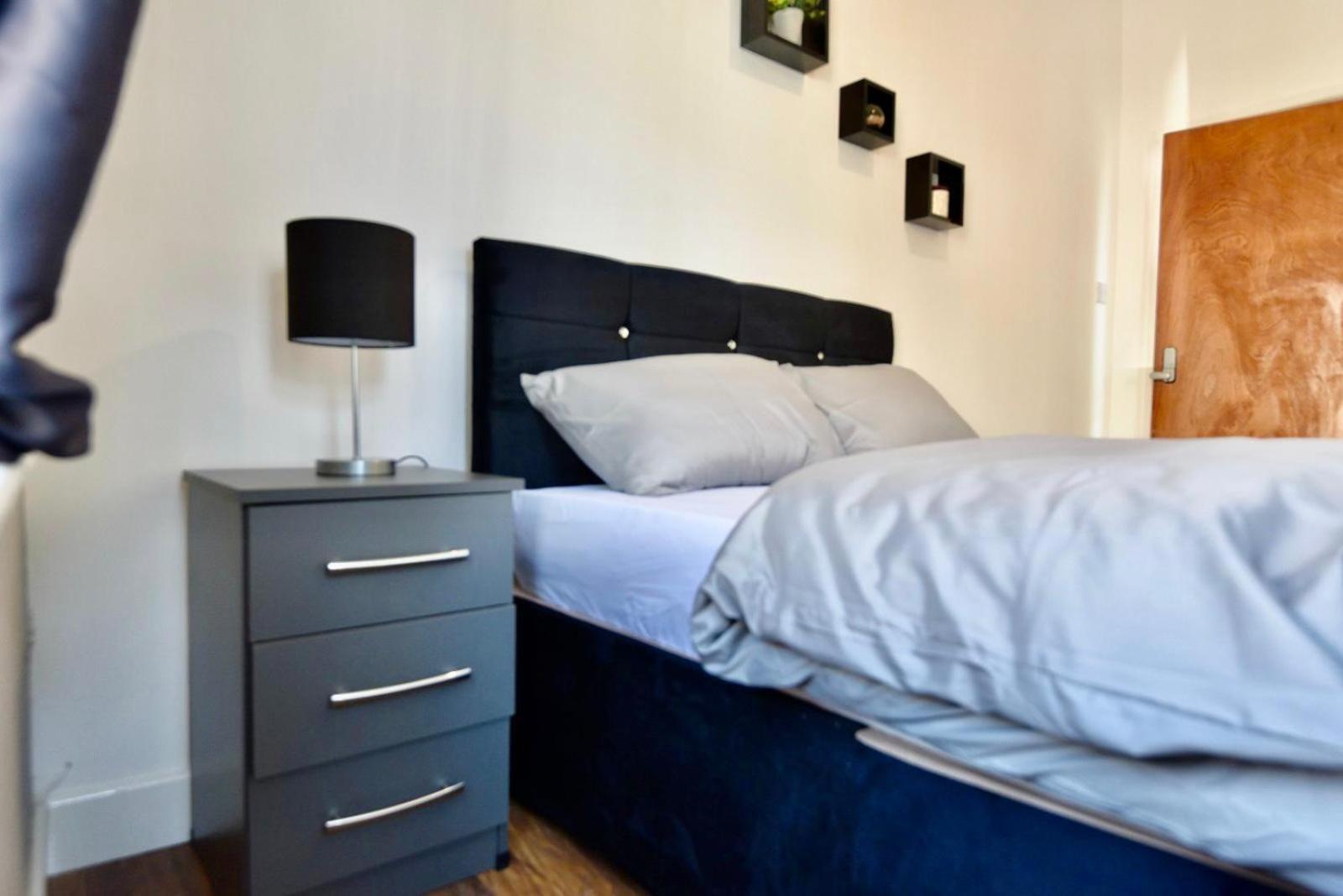 Come On In Lucas Street Newport Train Station Sleep Upto 8 Villa Rum bild