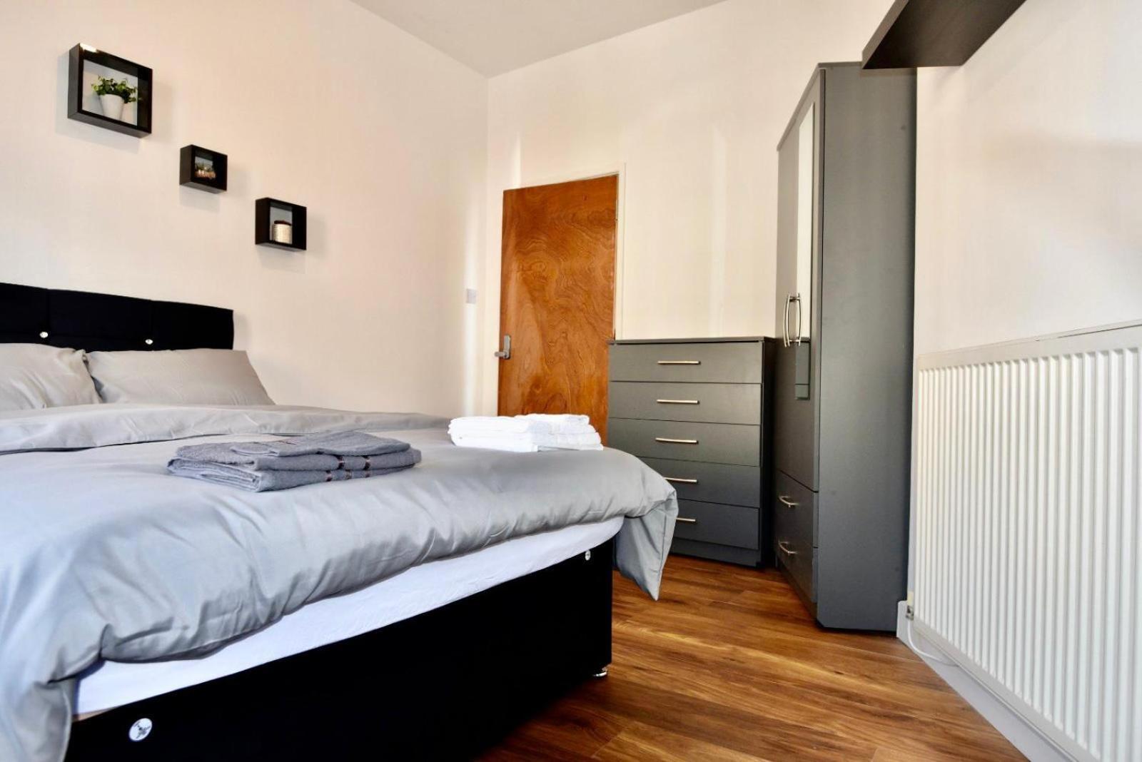 Come On In Lucas Street Newport Train Station Sleep Upto 8 Villa Rum bild
